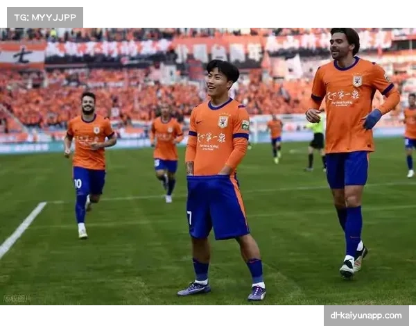 谢文能蹬踏犯规直红下场 泰山新星不冷静行为葬送球队